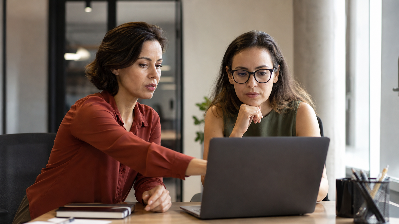 Empresária e especialista analisam problemas de conversão em um site